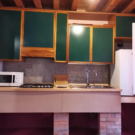 6518 * Βενετία