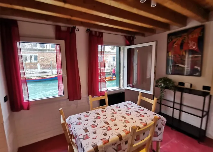Apartment 6518 Venice