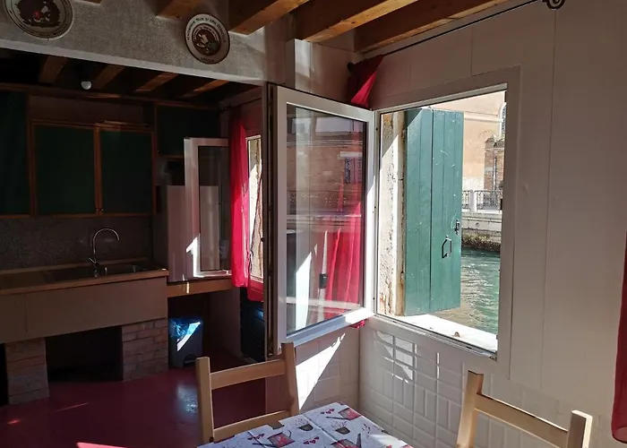 6518 Apartment *